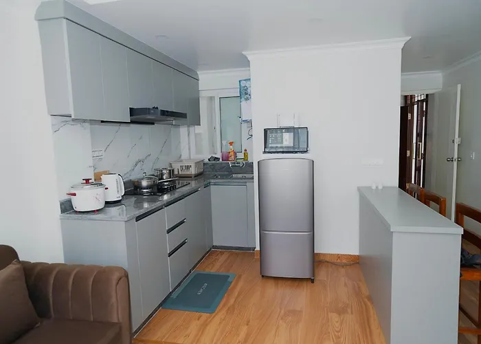 Modern & Cozy 2bhk, Relax In Comfort *