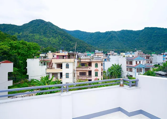 Modern & Cozy 2bhk, Relax In Comfort Apartment