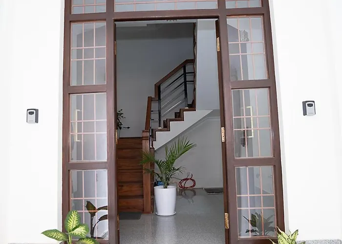 Modern & Cozy 2bhk, Relax In Comfort Apartment