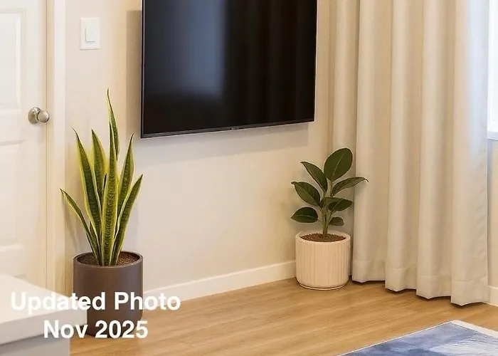 Modern & Cozy 2bhk, Relax In Comfort Apartment
